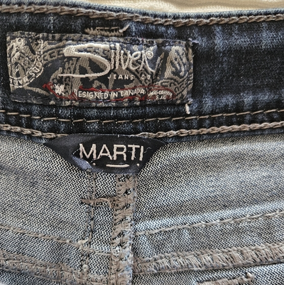 Silver Women's Blue Denim Shorts Size 33 Marti - Picture 5 of 16